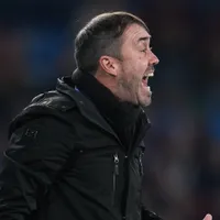 Con uno menos, Chacho Coudet perdió sobre el final su último partido antes de llegar a River