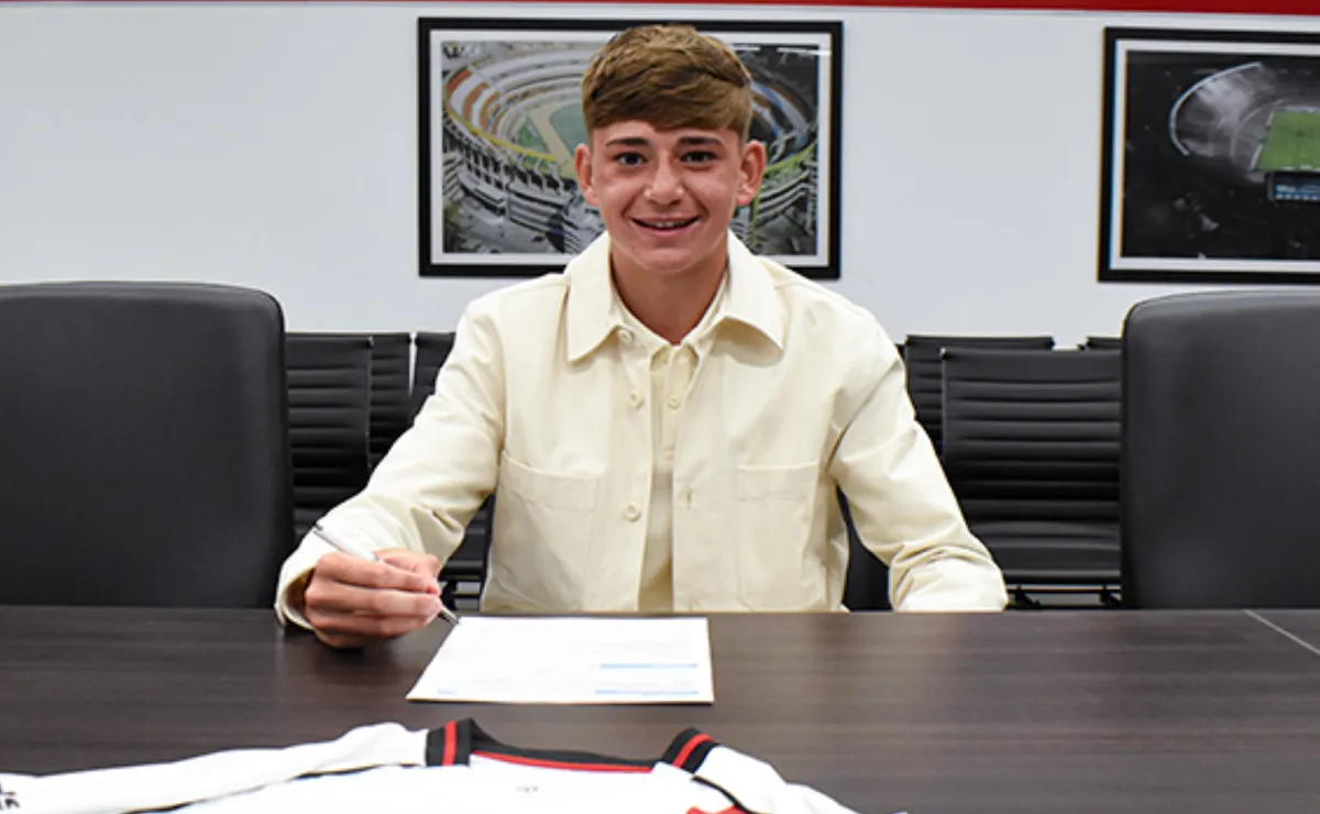 Es figura y capitán en inferiores, ganó la Messi Cup y firmó su primer contrato con River: los detalles