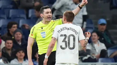 Mastantuono recibió la primera expulsión de su carrera.