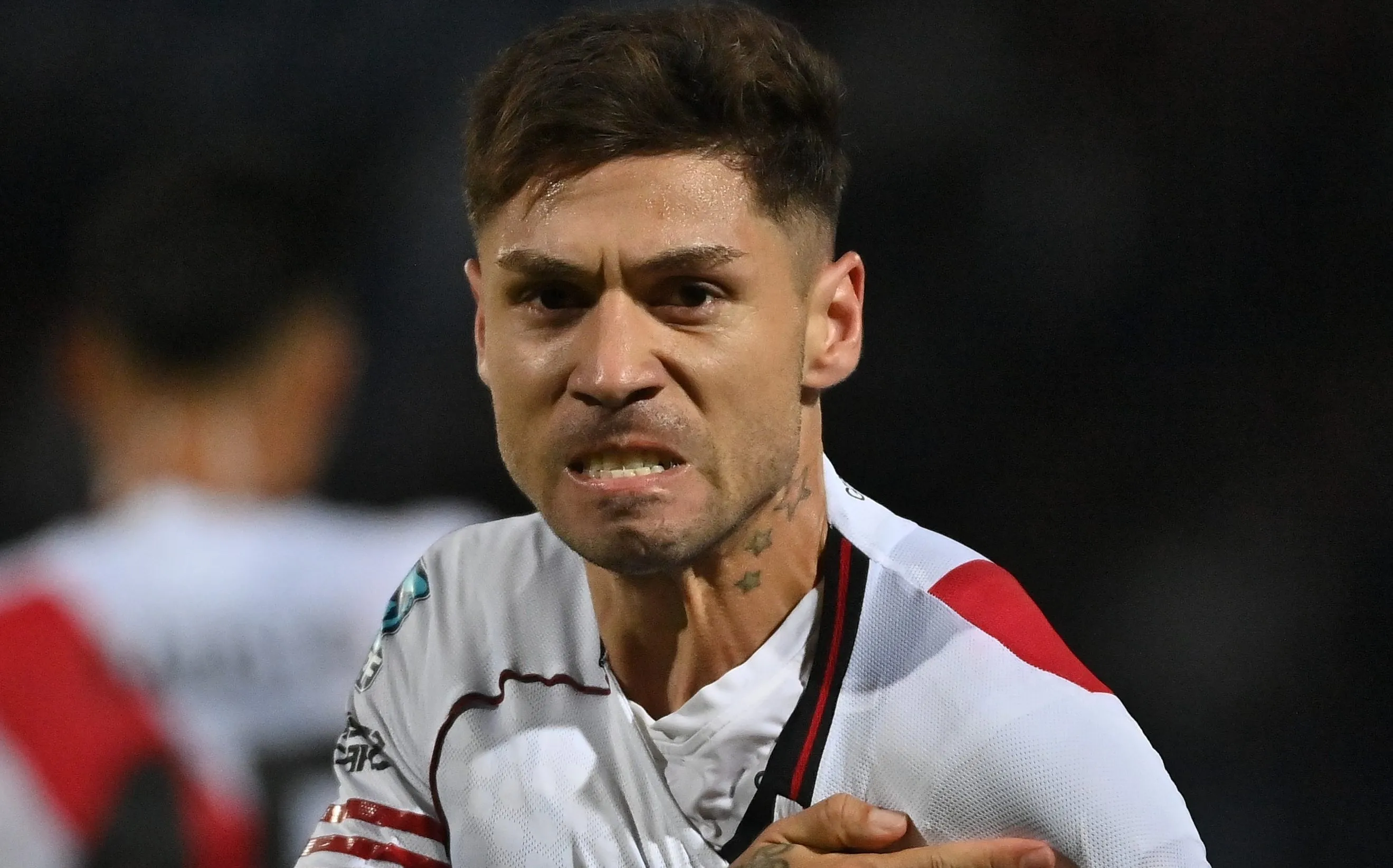 Montiel festeja el 1-1.