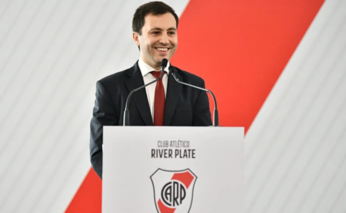 Di Carlo confirmó la llegada de un nuevo director deportivo.