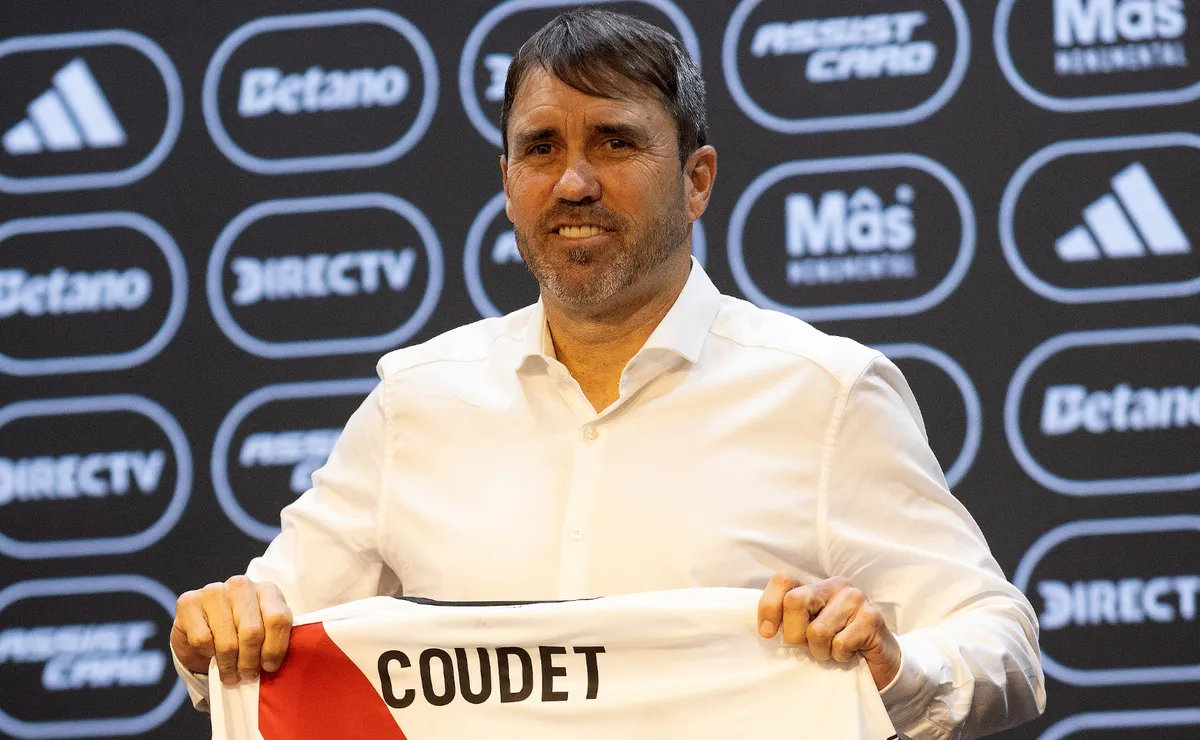 El Chacho fue presentado como DT de River.
