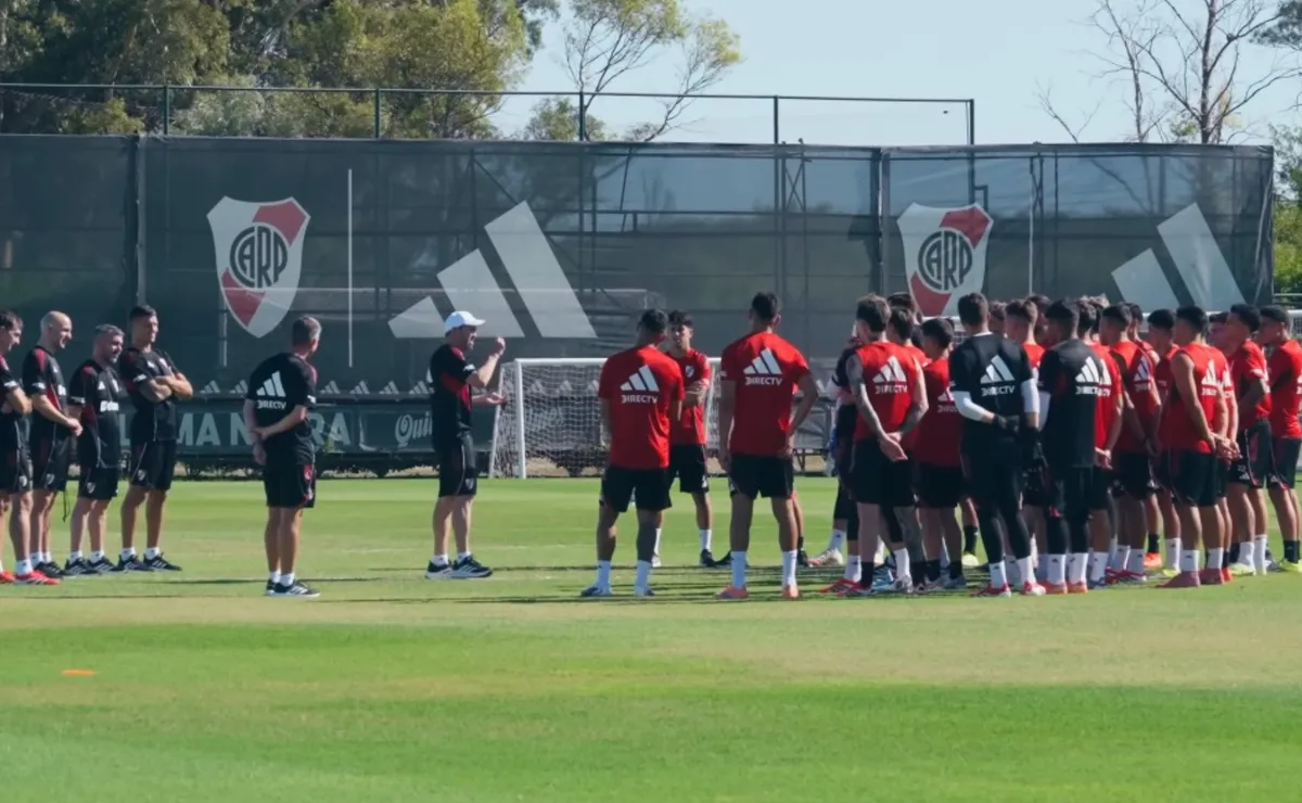 El Chacho tuvo su primer encuentro con el plantel.