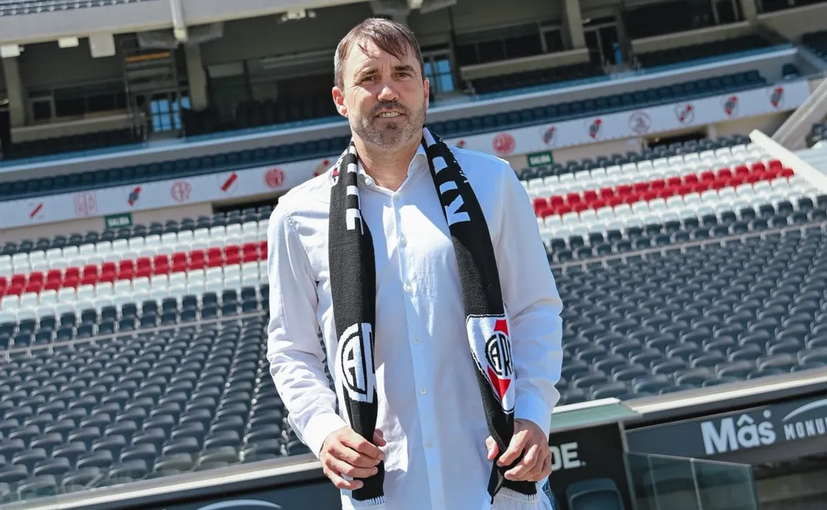 Se reveló cuánto le costó a River la salida de Eduardo Coudet del Alavés de España: ¿Entró un jugador en la operación?