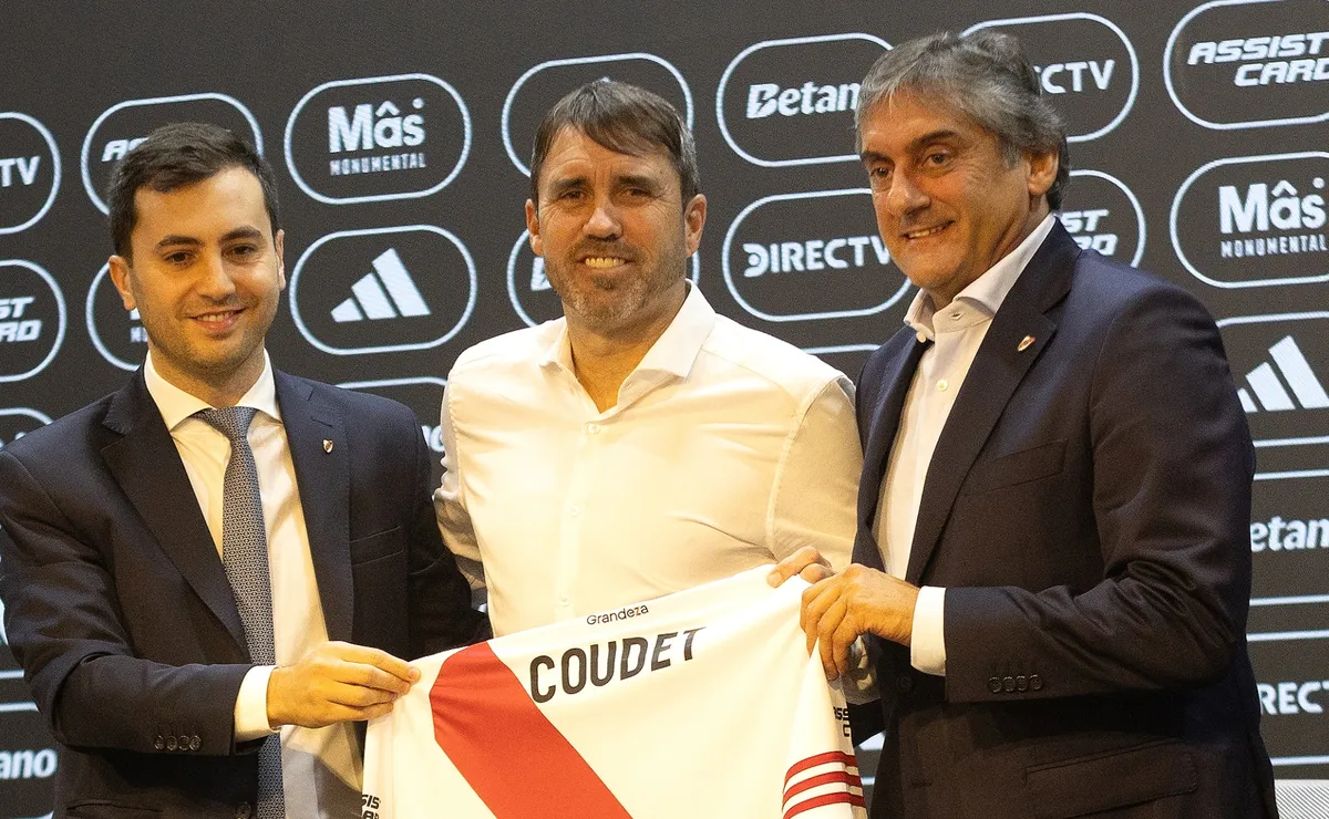 Enzo Francescoli explicó la elección de Coudet como DT de River.