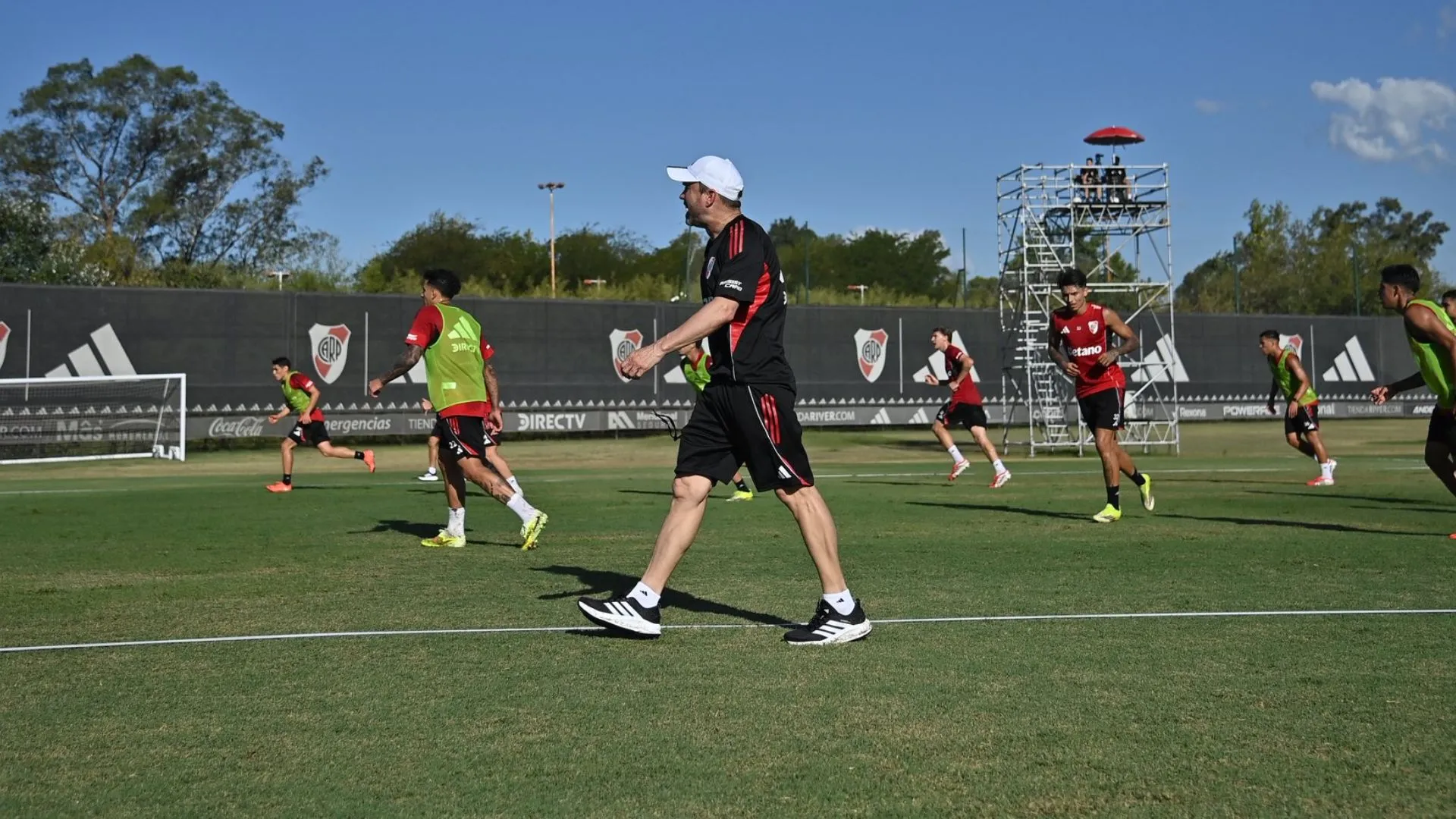 Tras una intensa primera semana, se viene el debut de Coudet en River.