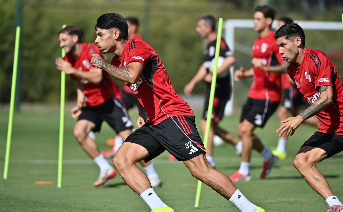 Las dos delanteras que probó Eduardo Coudet para la formación de River vs. Huracán por el Torneo Apertura 2026