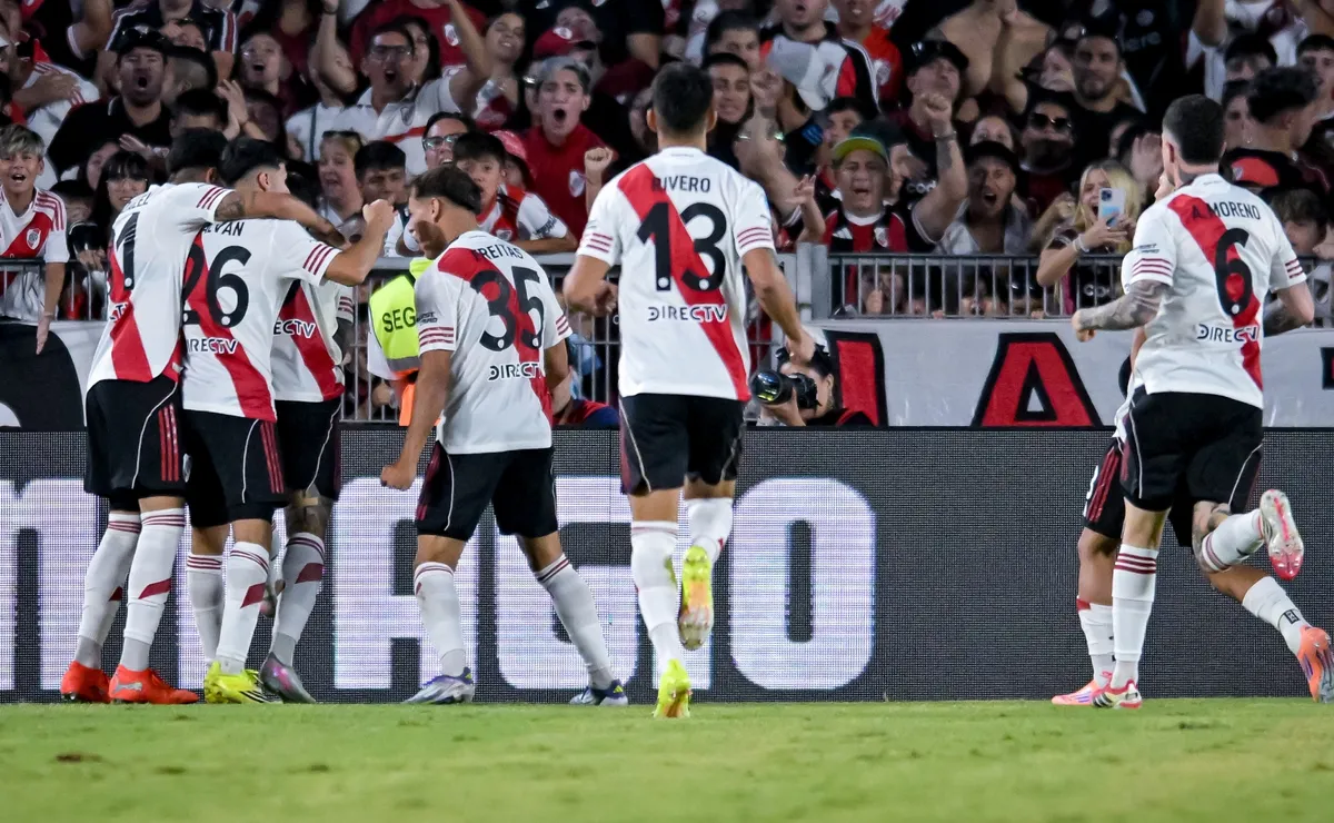 River Plate busca sumar de a tres frente a Huracán.