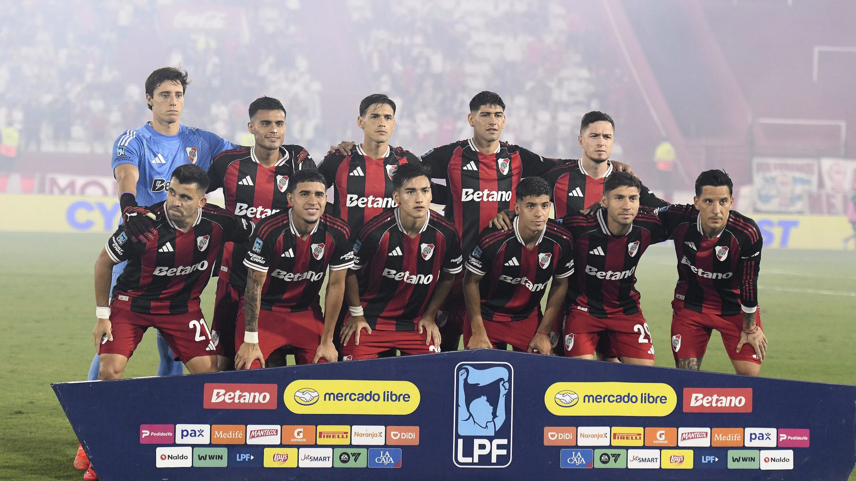 La defensa y el ataque estuvieron a la altura contra Huracán. Foto: LPM / Diego Haliasz.