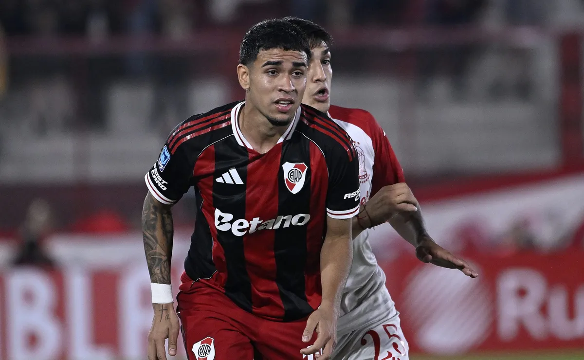Primera titularidad de Kendry Páez en River.