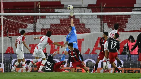 El atajadón de Santiago Beltrán contra Huracán.