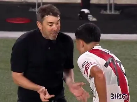 Lo que no se vio del 1-0 de River: las indicaciones de Coudet a Kendry Páez minutos antes y el jugador que lo felicitó por el centro