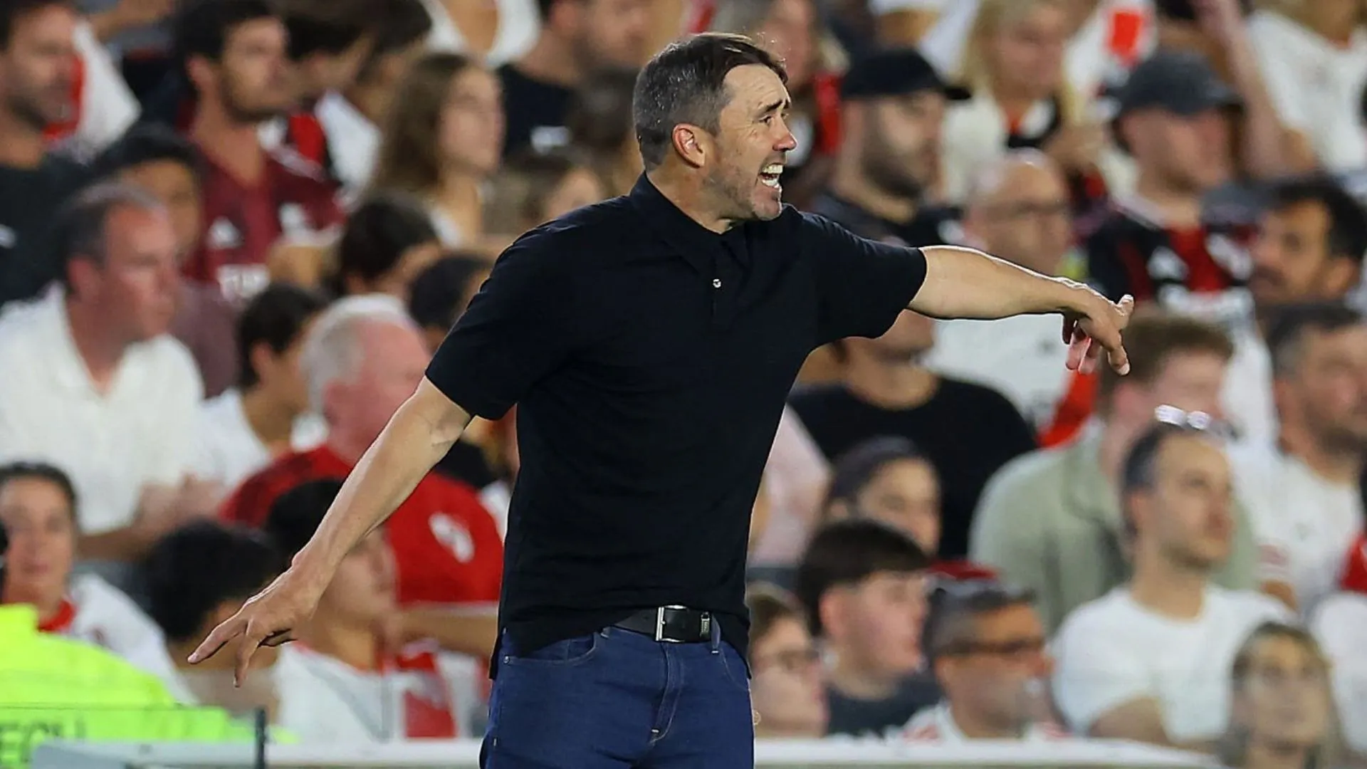 Coudet debutó con triunfo en su primera presentación como DT en el Monumental.