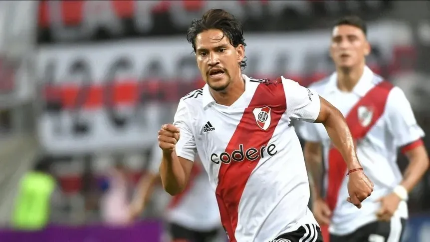 Londoño solo disputó dos amistosos en River, no llegó a debutar oficialmente.