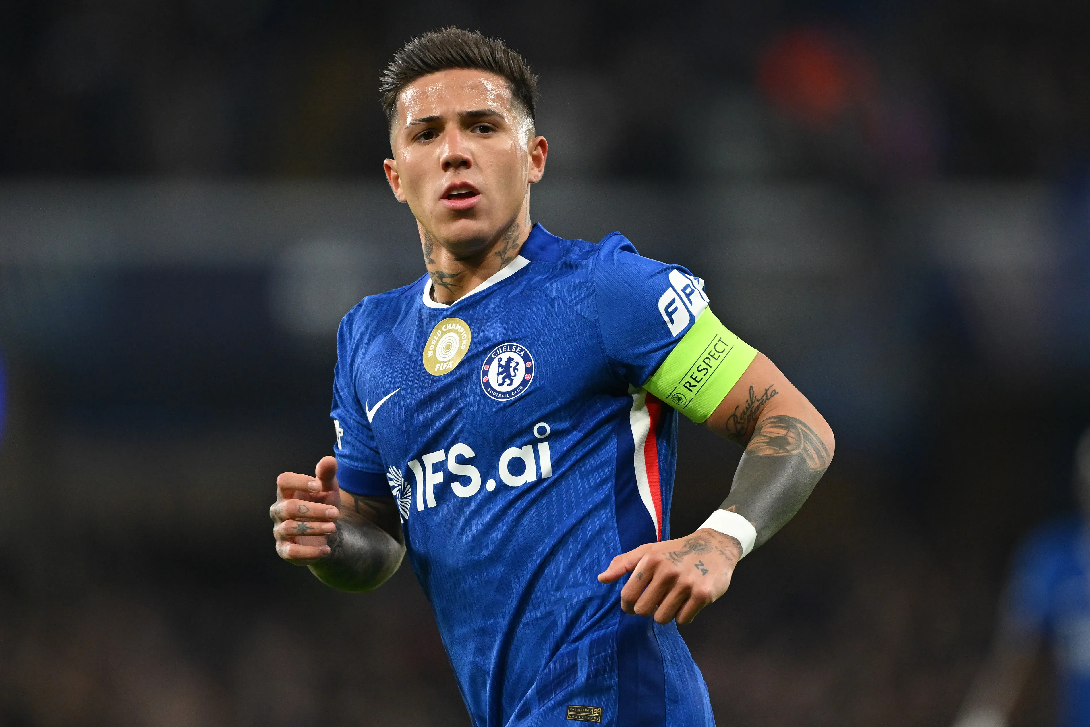 Enzo Fernández podría irse de Chelsea después del Mundial.