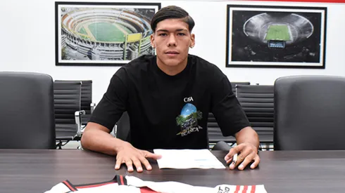 Brian Gutiérrez firmó su primer contrato.
