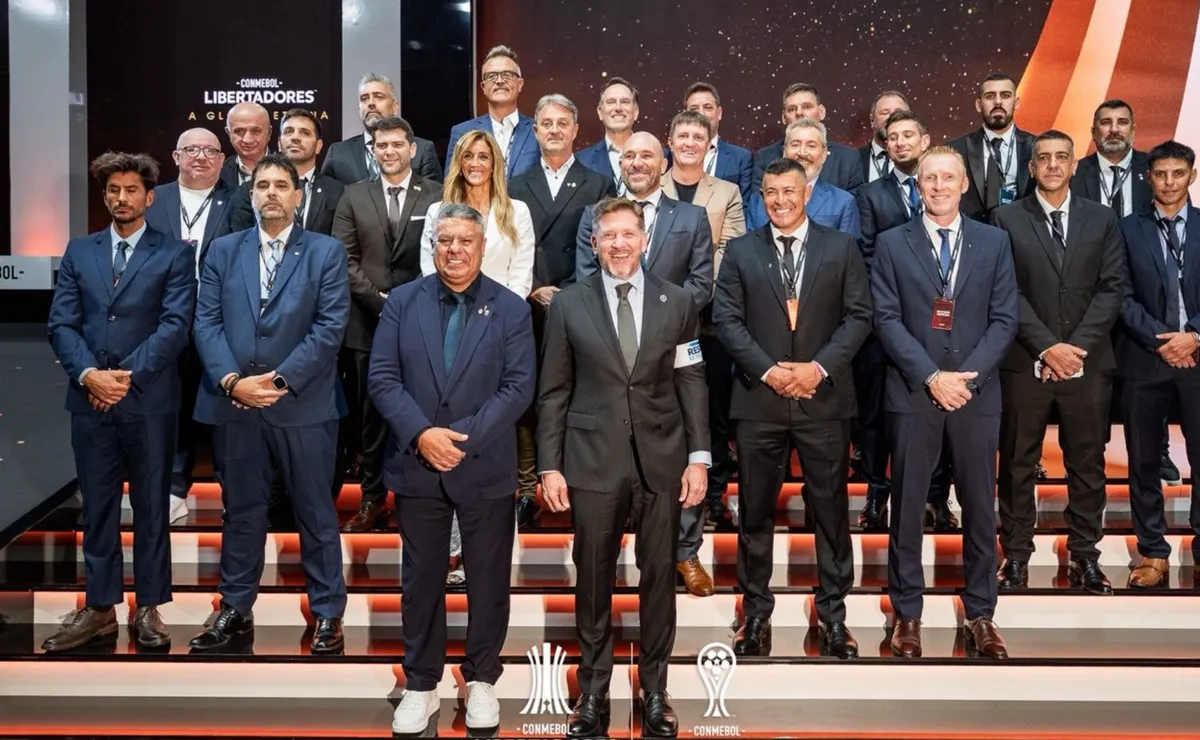 River no se prestó al circo: la foto del Chiqui Tapia con dirigentes argentinos en Conmebol de la que el club no participó