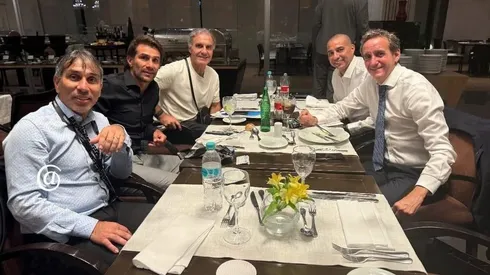 Cuevas y Ruggeri, junto a los dirigentes de River en Paraguay.