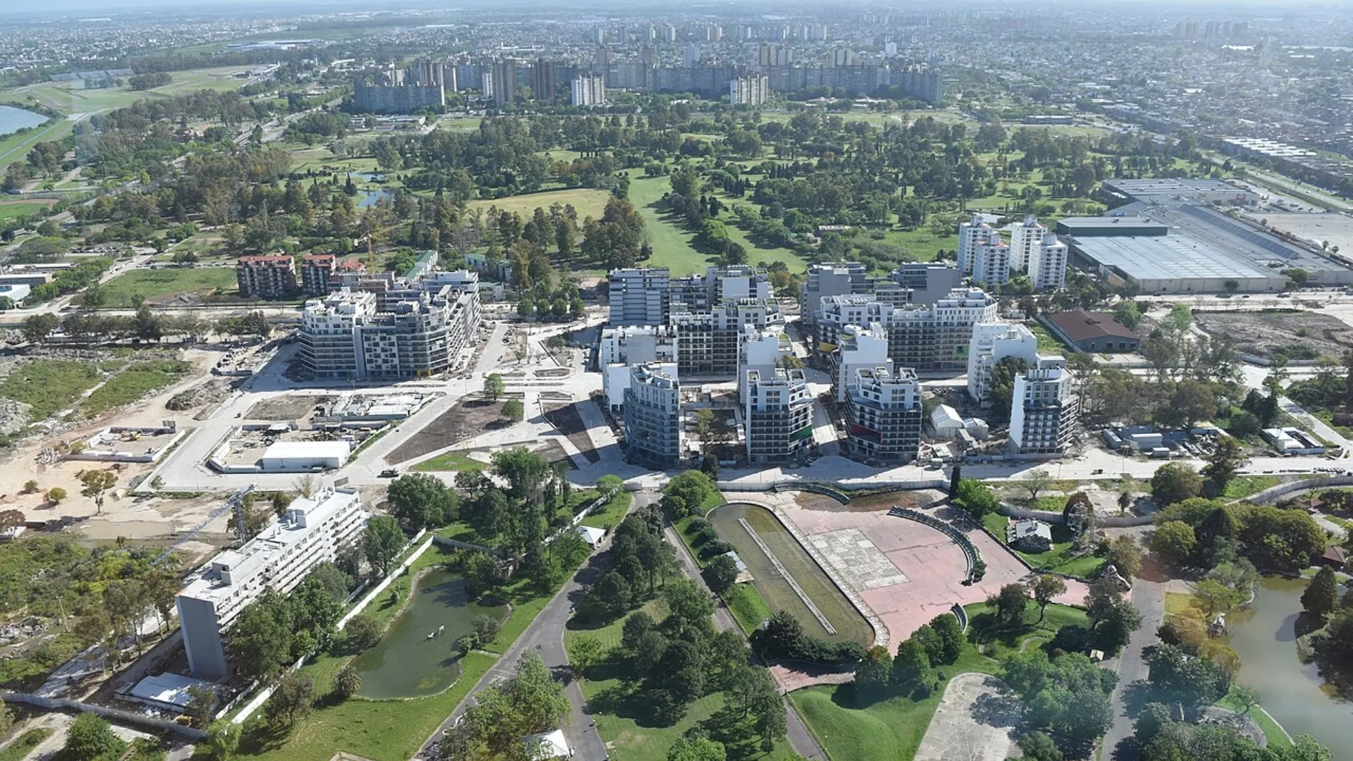 Riva participó en la construcción de la Villa Olímpica para los JJ.OO. de la Juventud 2018.