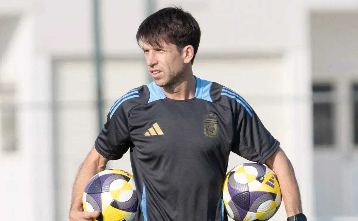 Placente citó a cuatro jugadores de River.