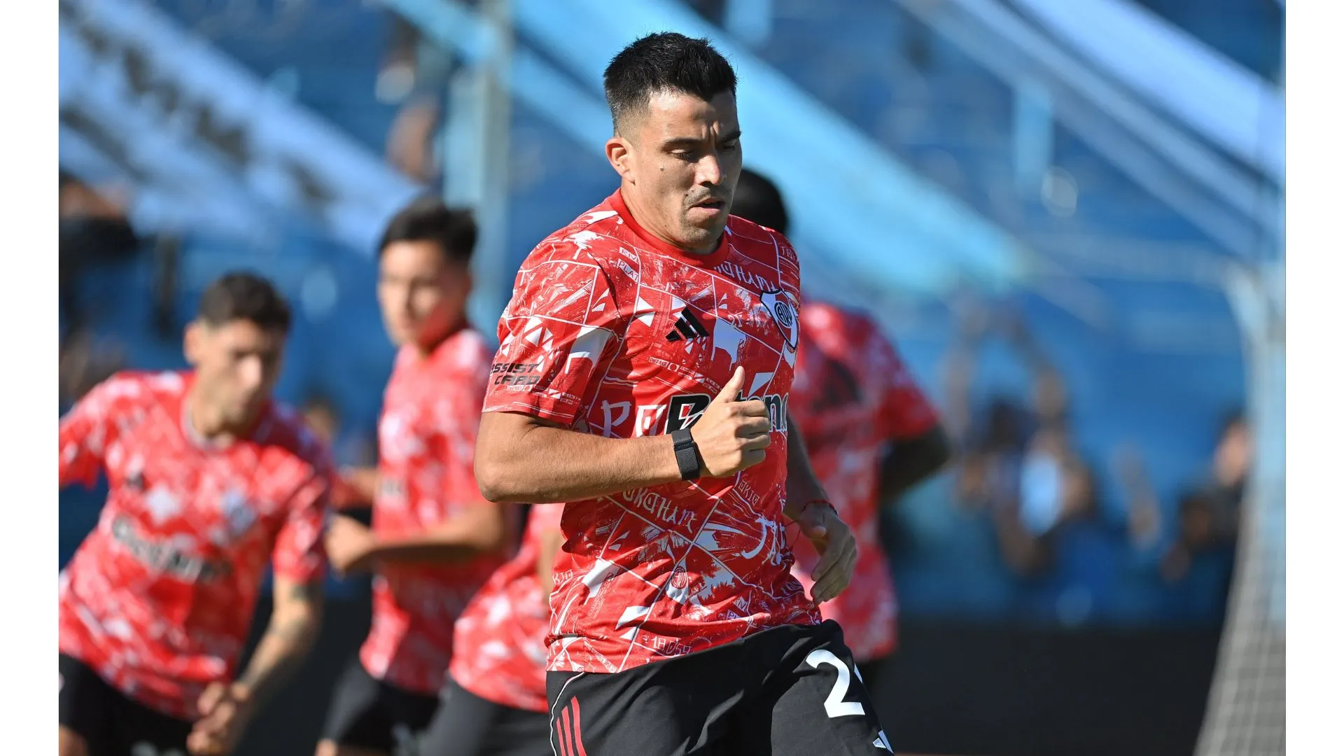 Acuña también se lo pierde: está suspendido.