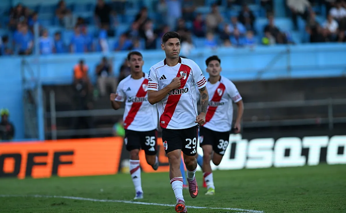 Montiel celebra el 1-0.