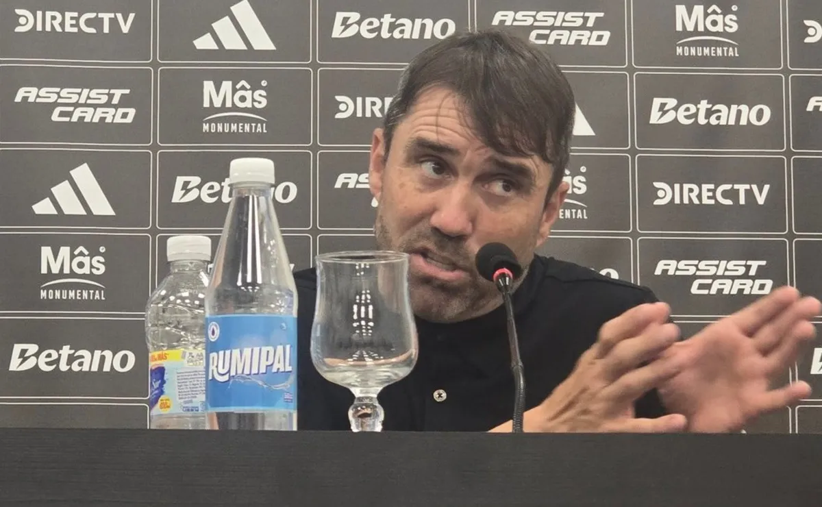 La explicación de Coudet a la postura defensiva de River.