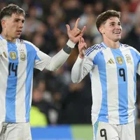 El reencuentro que todos los hinchas de River esperaban: Julián Álvarez y Enzo Fernández a puro abrazo y foto en la Selección Argentina