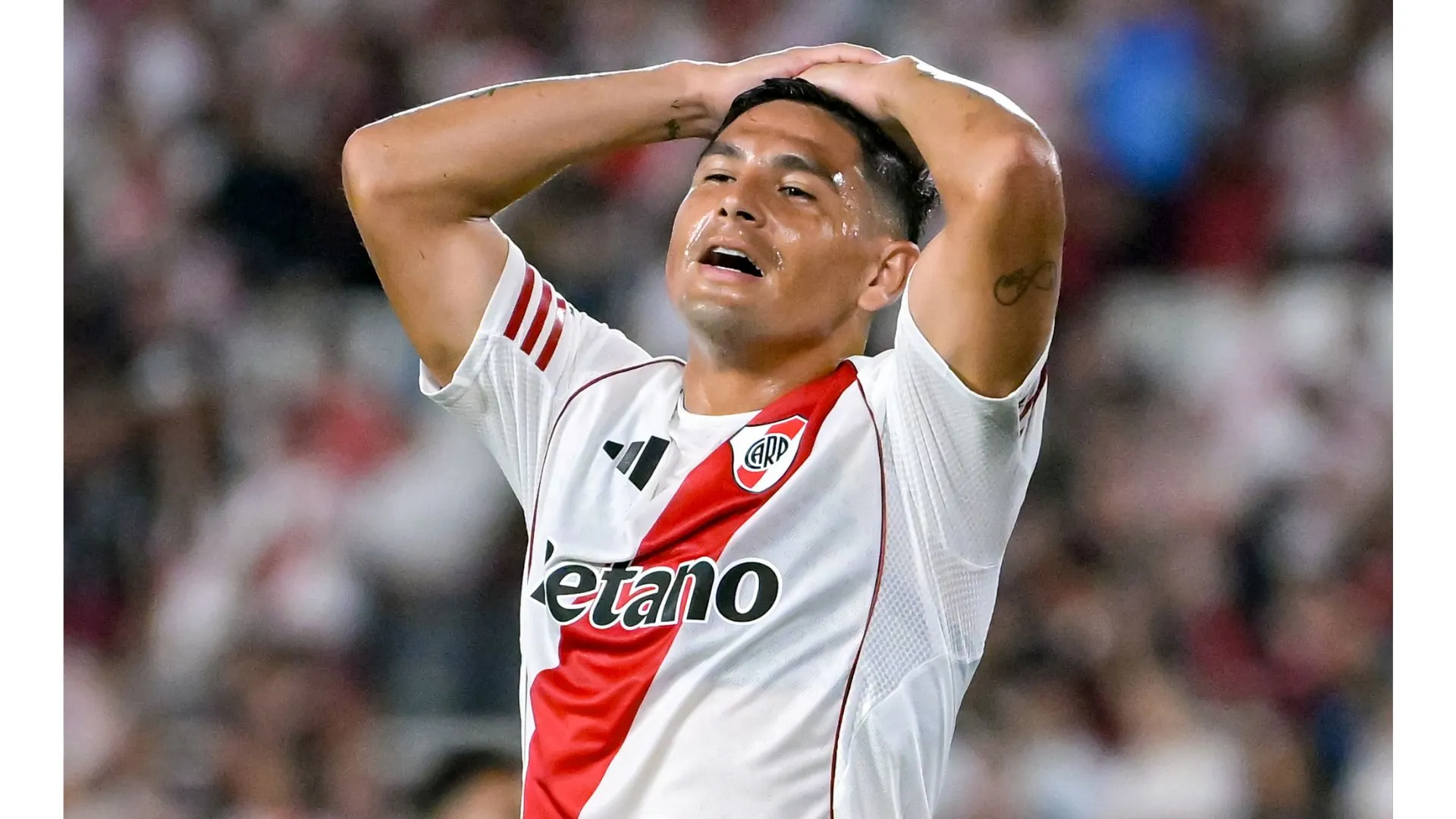 El delantero recibió una dura sanción tras el partido con Palmeiras y no estará en Bolivia.