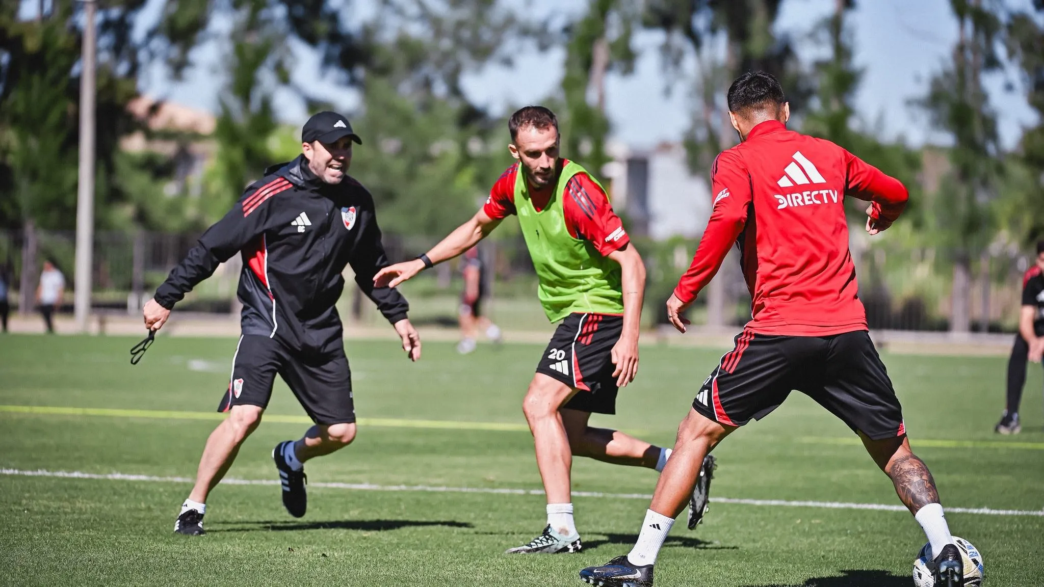 Coudet trabajo de manera intensa con los jugadores en Cardales y busca lo mejor para abril. (Prensa River)