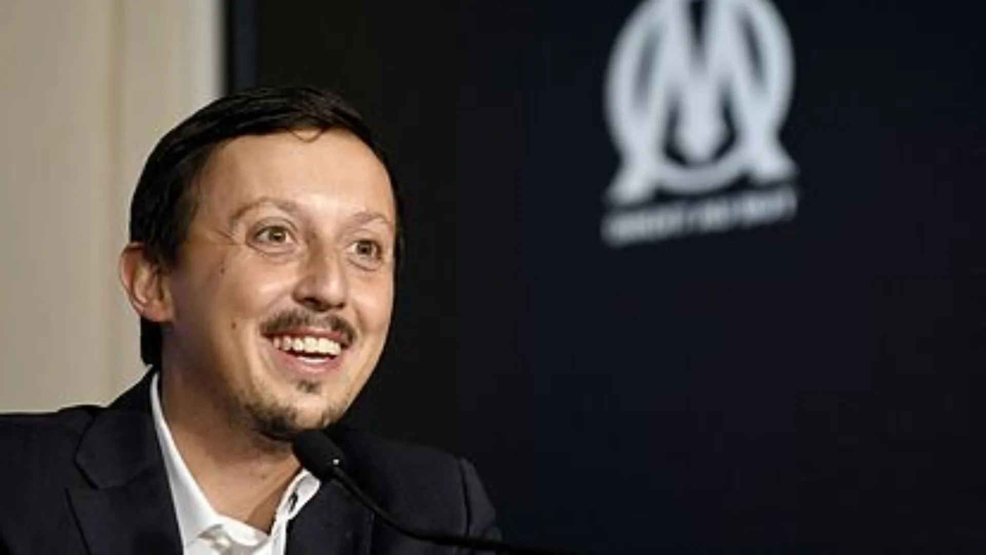 Pablo Longoria tiene amplia trayectoria en Europa: desde scouting hasta dirección deportiva y presidente de un club.