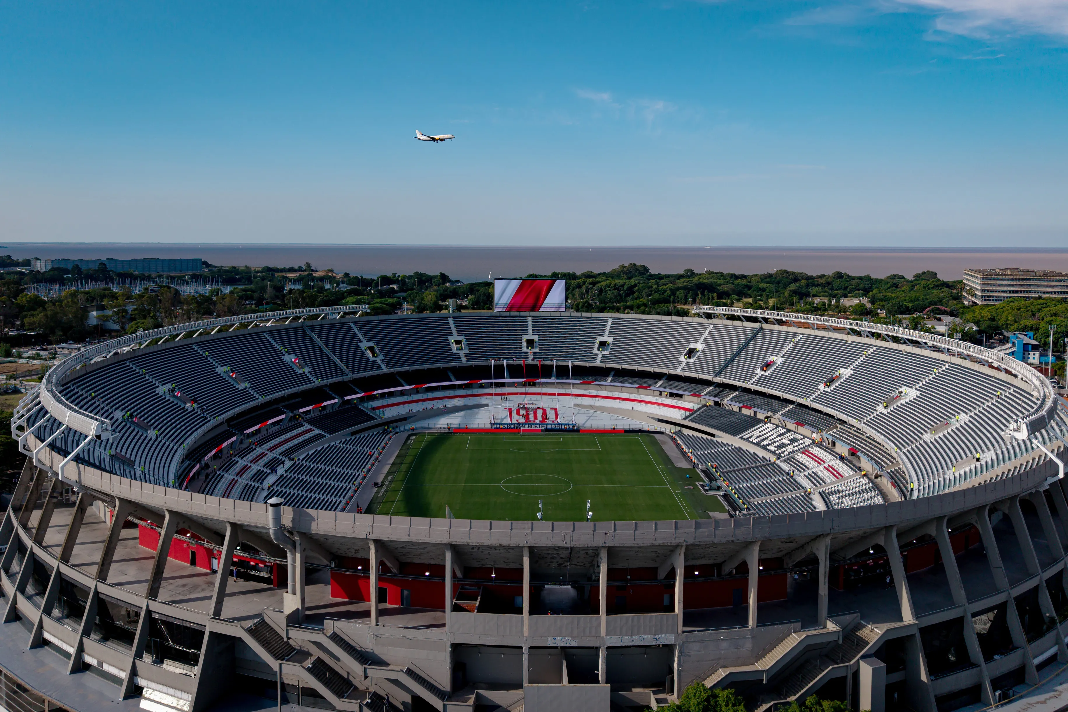 River recibirá 110 millones de dólares más IVA a cambio de la cesión de los derechos del naming y el alquiler del estadio para recitales en los próximos diez años. (Getty Images)