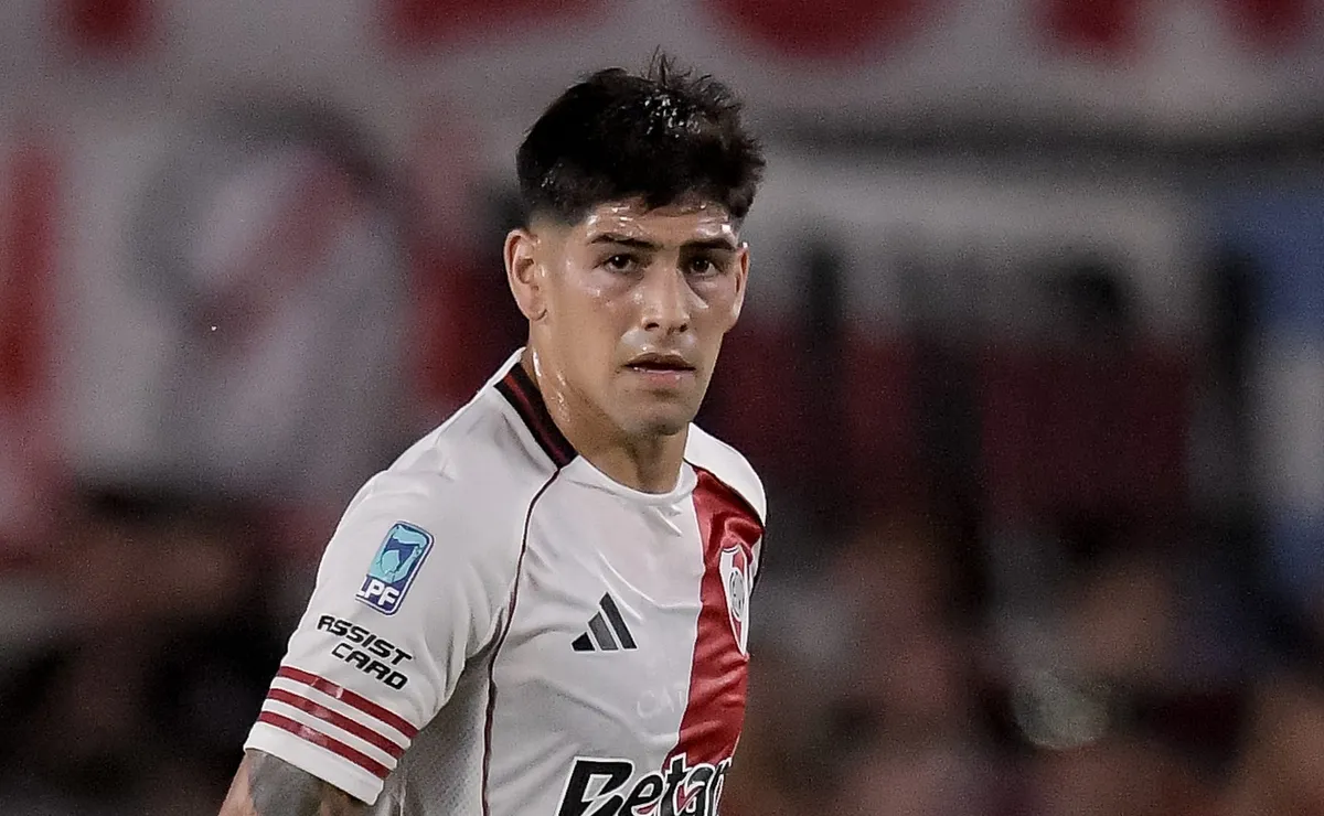 Atento, River: el jugador que está al límite de amarillas a días del partido contra Boca