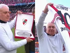 El homenaje de River al Beto Alonso a 40 años del gol con la pelota naranja ante Boca