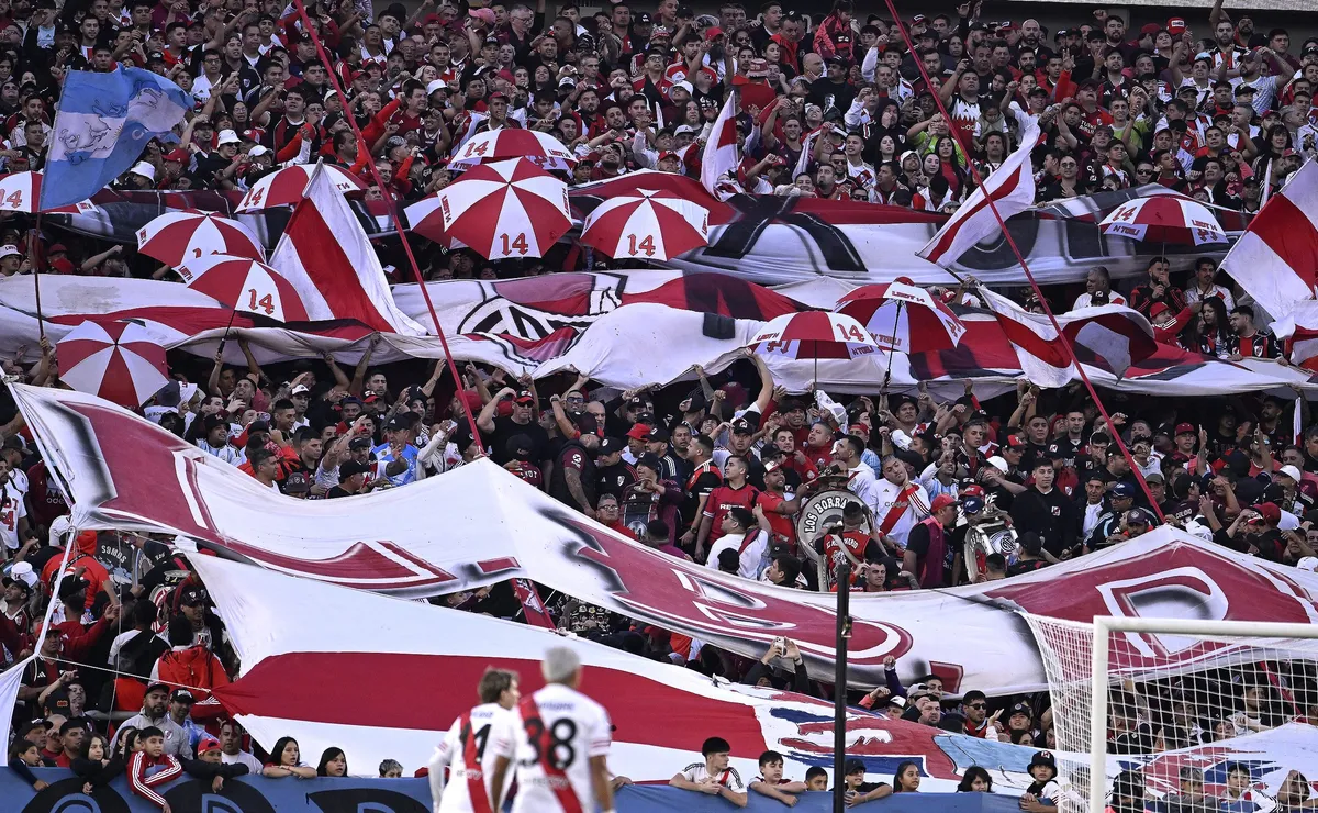 El Monumental ya palpita el superclásico: la fiesta en las tribunas y el mensaje de los hinchas de River a Boca