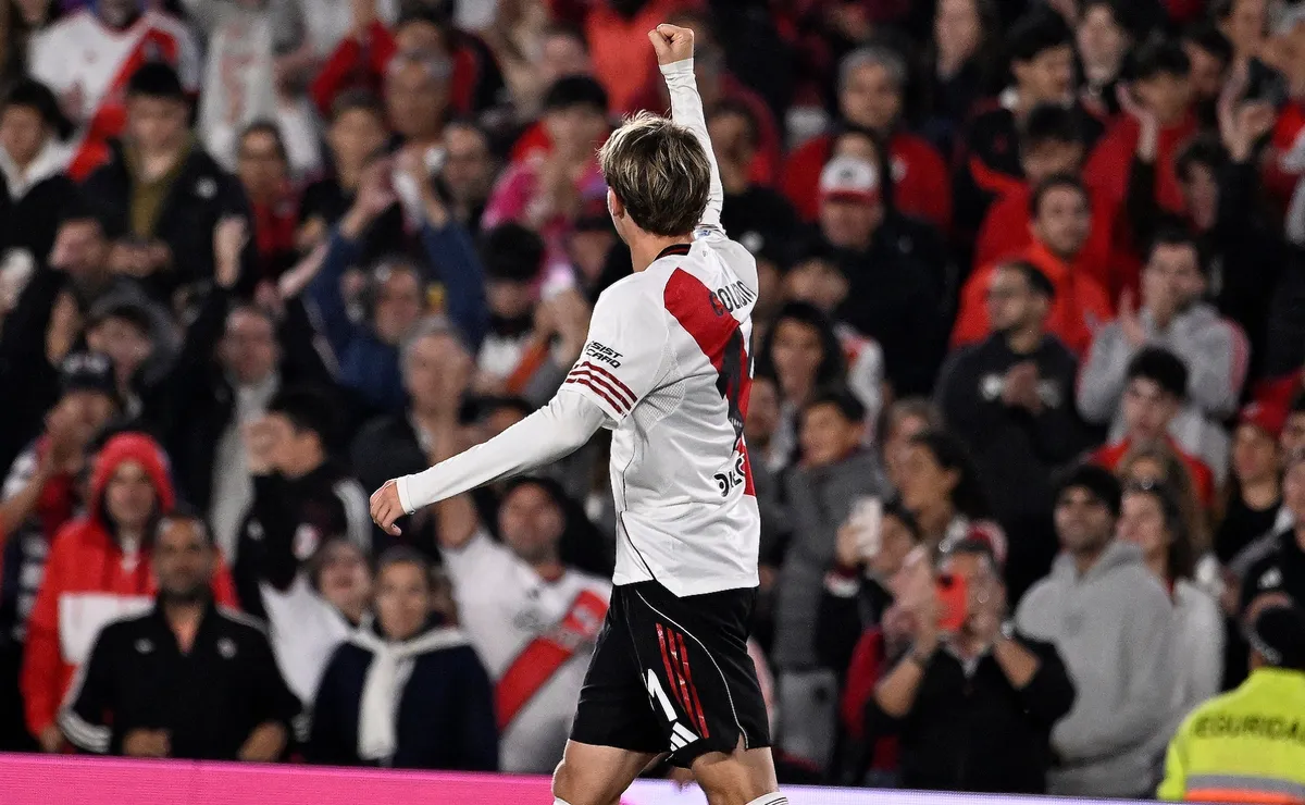 Colidio marcó el 2 a 1 de River frente a Aldosivi.