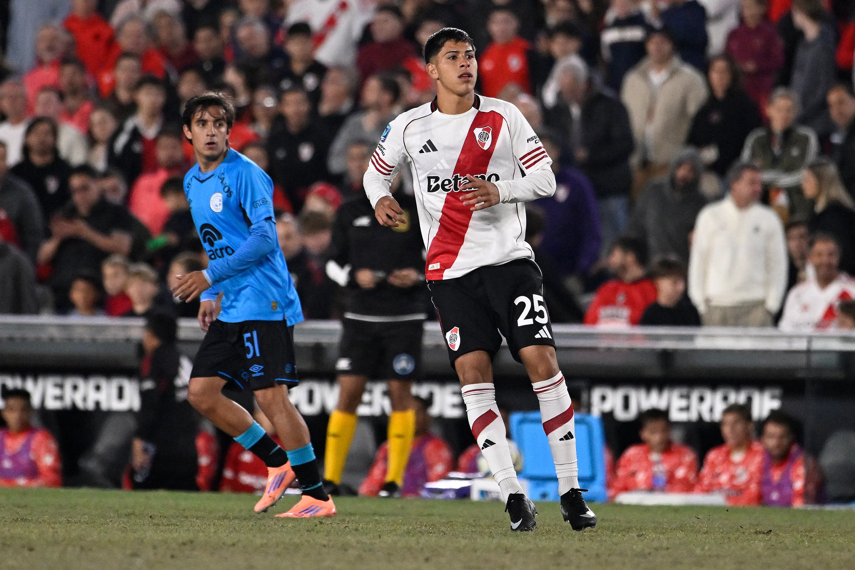 Lautaro Pereyra debutó en Primera ante Belgrano.