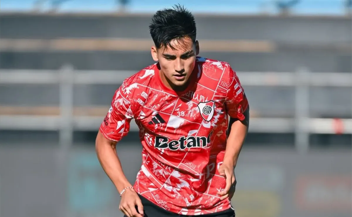 ¿Subiabre puede quedarse afuera del debut en la Sudamericana vs. Blooming? Cómo está del golpe que lo sacó del partido vs. Belgrano