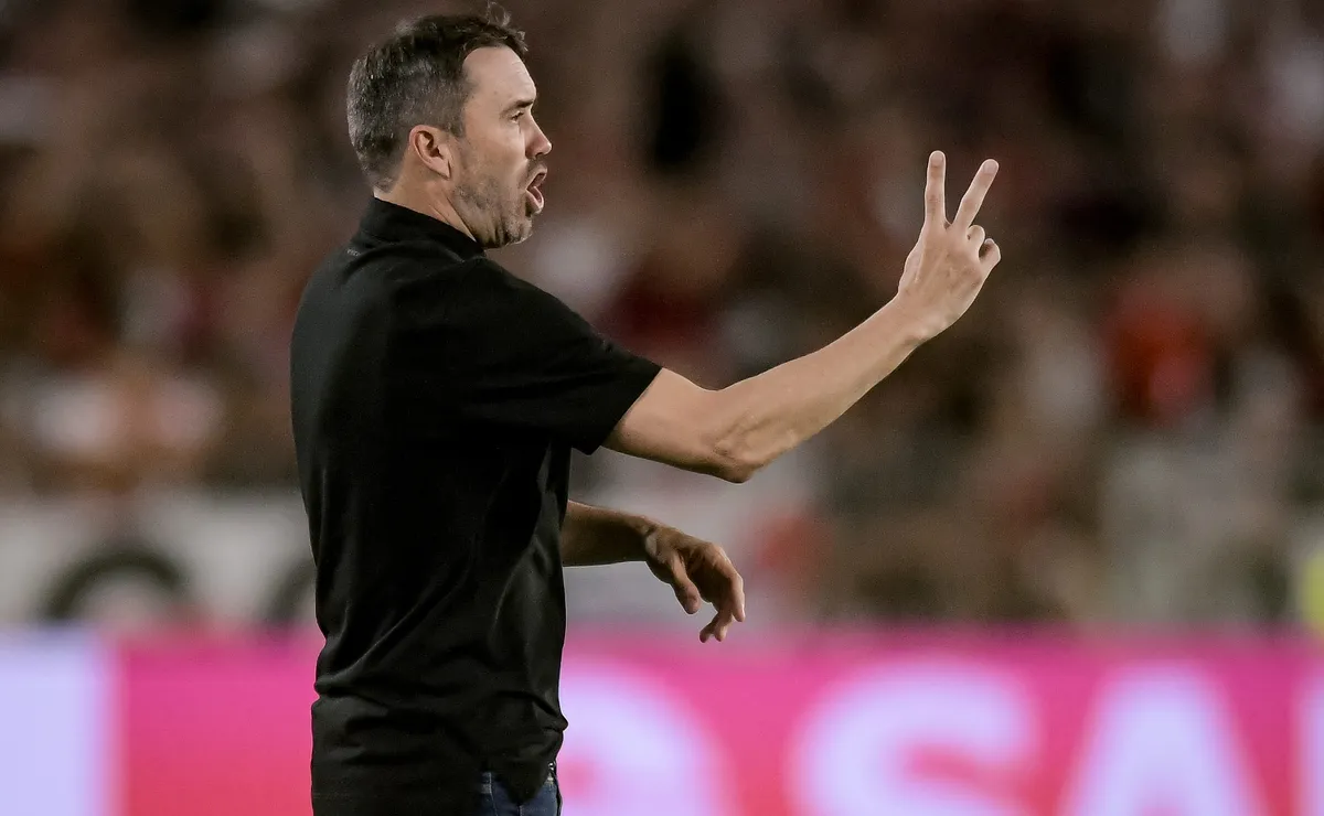 Se viene el debut en la Sudamericana y el Chacho empieza a definir el equipo 