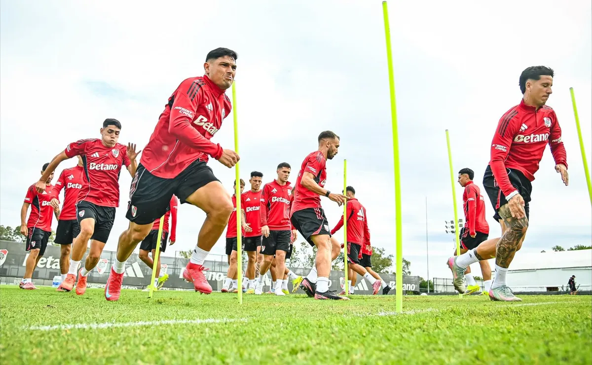 El delantero que está suspendido y se pierde el debut de River en la Sudamericana vs. Blooming