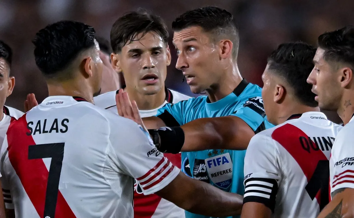 ¿Polémico? River conoció cuál será el árbitro que lo dirigirá ante Racing: sus antecedentes con el Millonario
