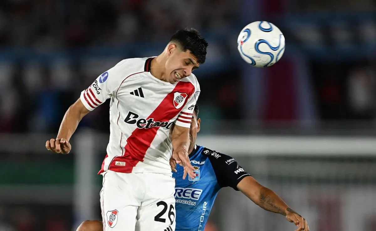 Llamativo: la mala racha que arrastra River usando la camiseta titular con short blanco y que no pasó desapercibida
