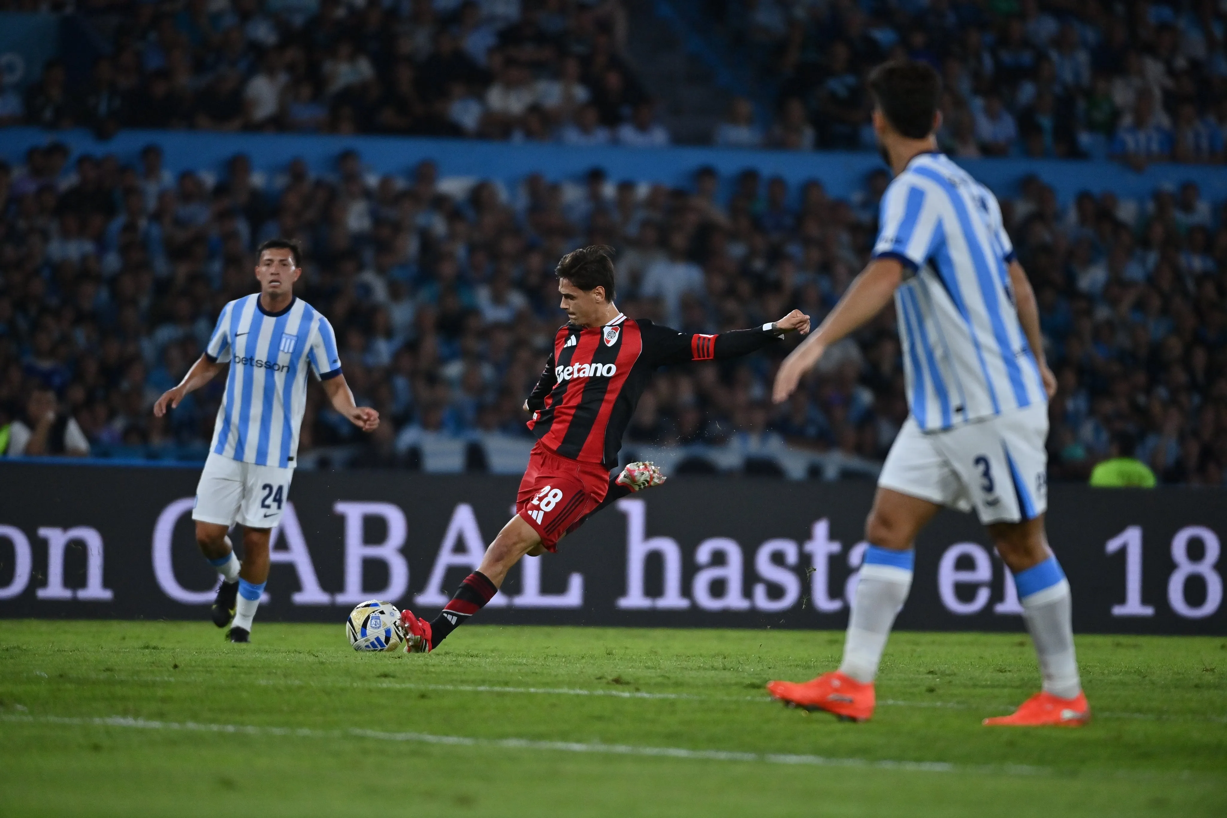 Martínez Quarta jugó uno de sus mejores partidos en lo que va de la temporada. (River Plate oficial)