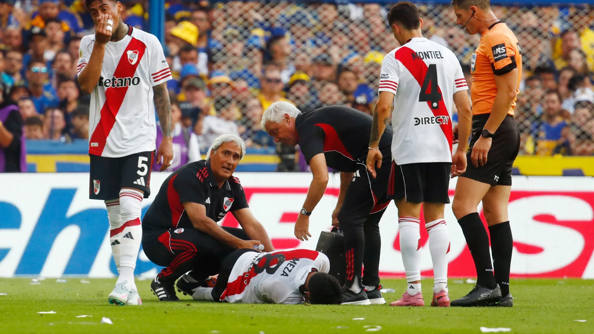 Maxi Meza no juega desde el último Superclásico.