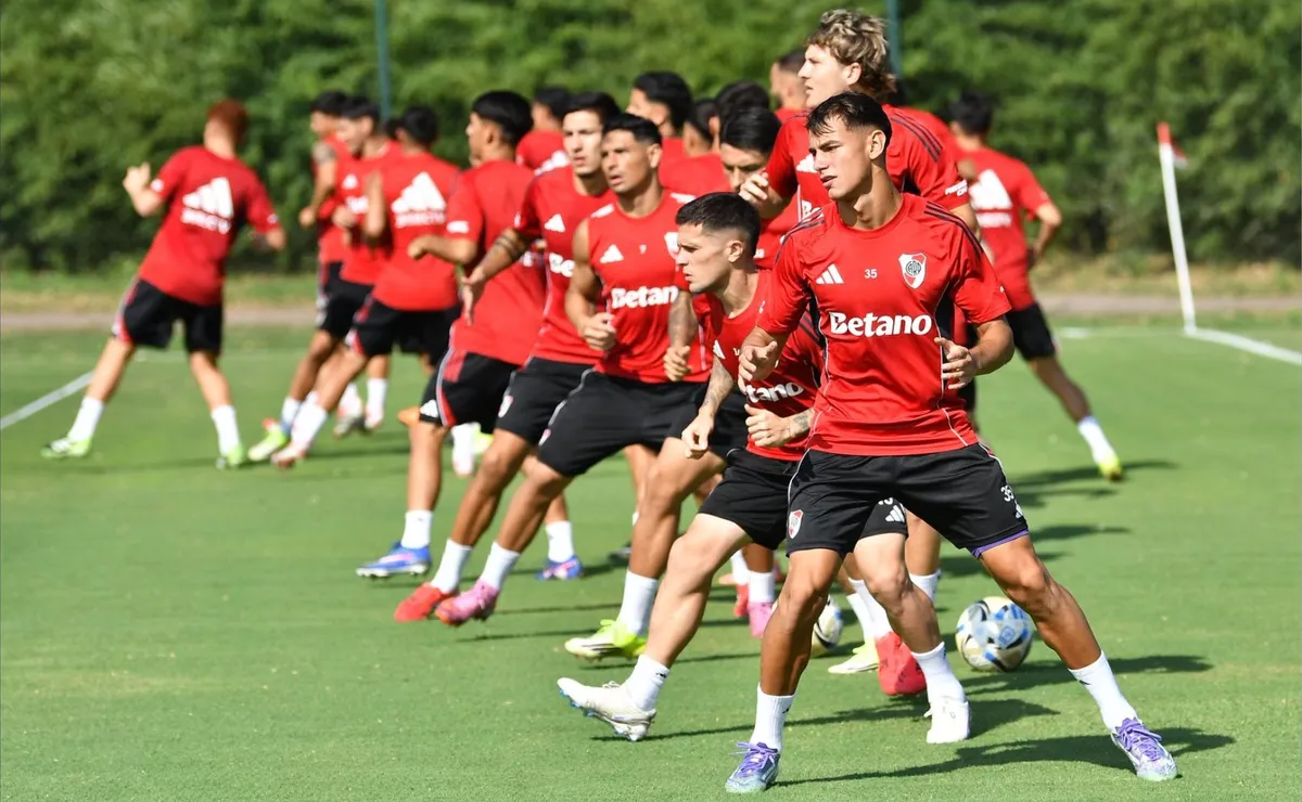 La buena noticia que recibió Coudet en el entrenamiento, pensando en Bragantino y la final con Belgrano