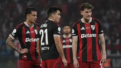 Castaño, junto a Acuña y Colidio, cuando era uno de los titulares inamovibles con Gallardo.