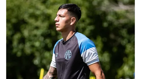 La dirigencia tomó la decisión de que no siga en el plantel.