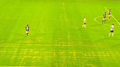 El campo de juego del Monumental, en pésimo estado.