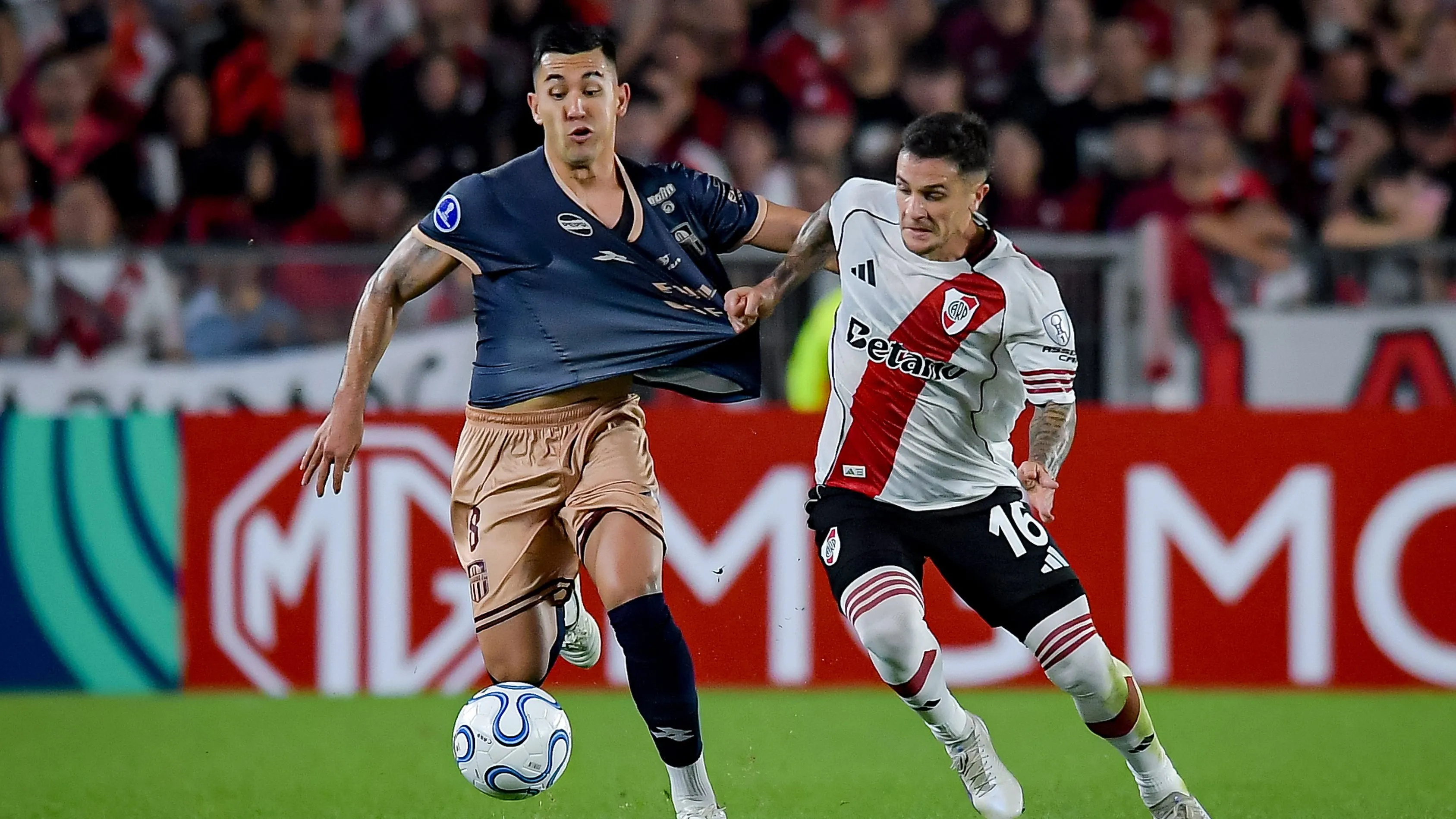 River le ganó 1-0 a Carabobo en el Estadio Monumental.