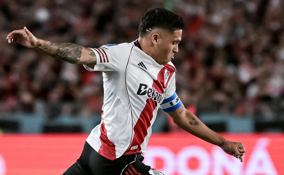 A días del Superclásico, Juanfer Quintero salió con molestias en River vs, Carabobo